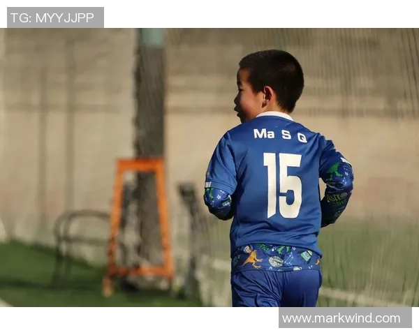 足球明星在家训练的秘密方法与日常坚持分享